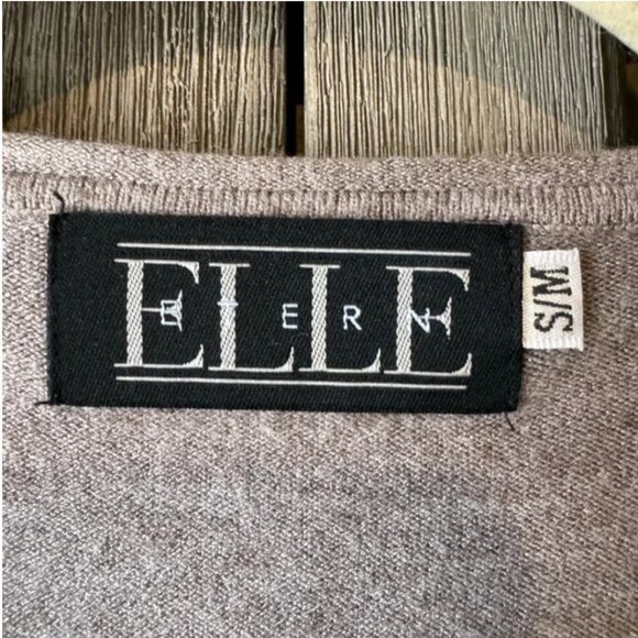 Elle Etern Sleeveless Sweater - S/M - Picture 2 of 4